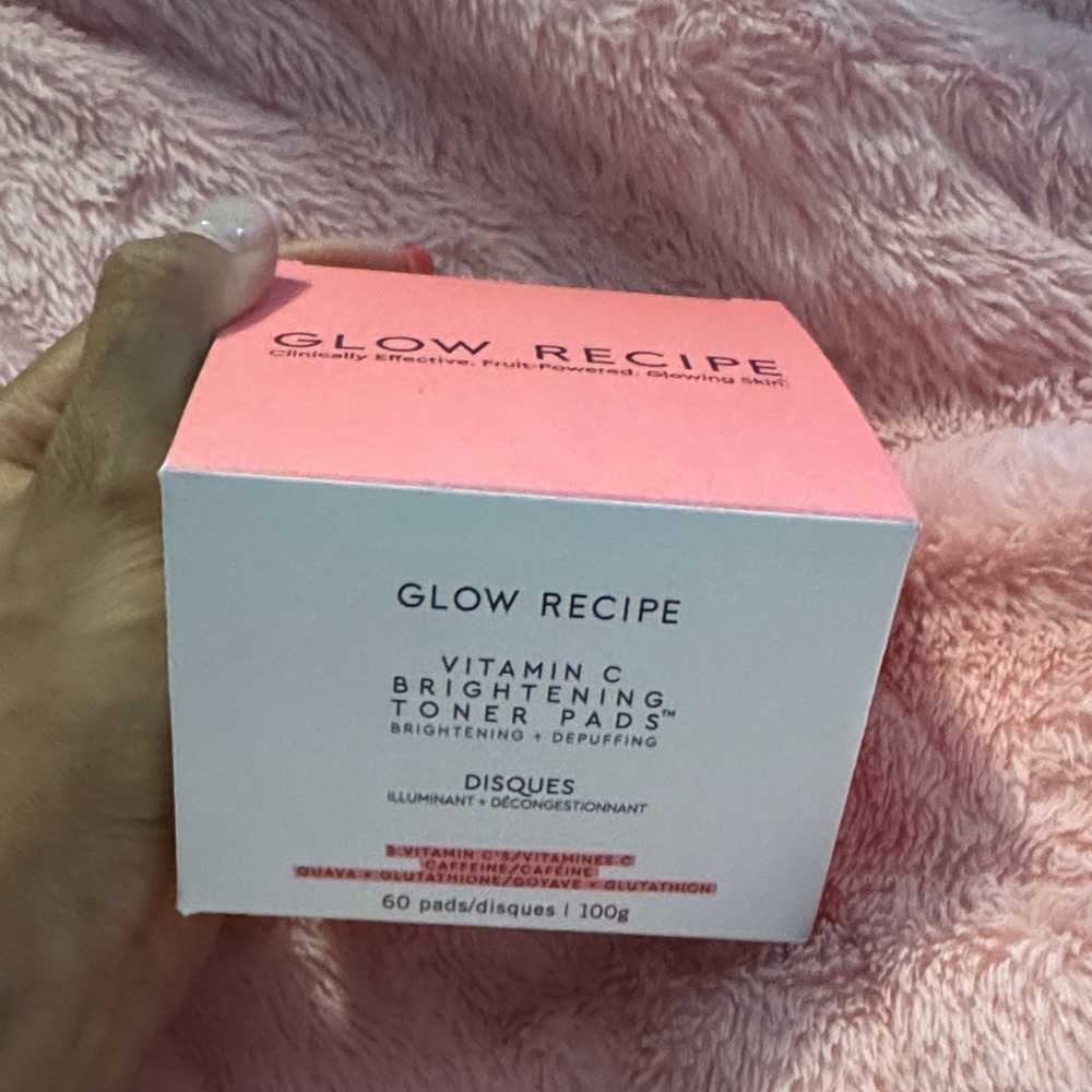 Glow recipe vitamin c brightening toner pads